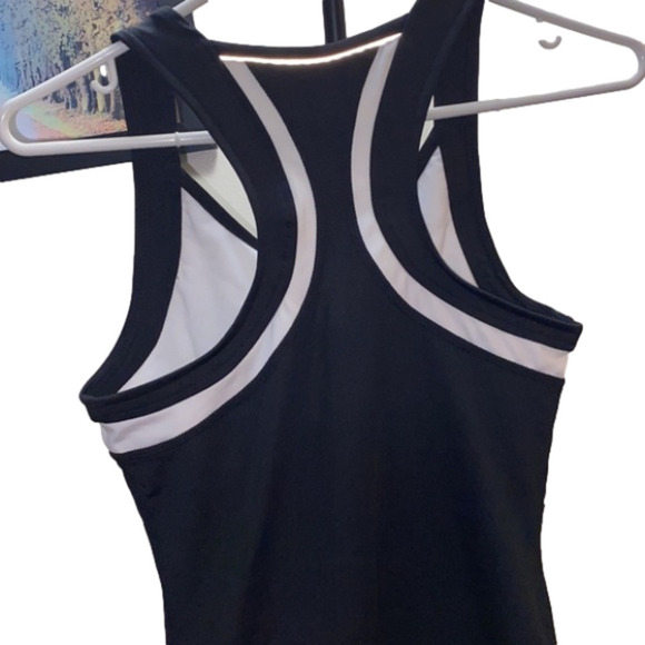 Razor Back Active Top with Bra built inside - Picture 2 of 4